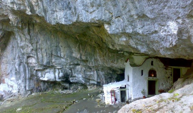 Kapelle in der Heiligen Höhle des Agios Dionysios - Olympus