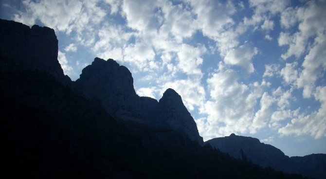 Pindos peaks with clouds