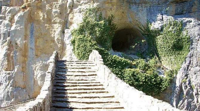 arched stone bridge Zagoria - Pindos mountain